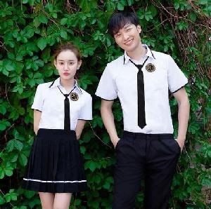 Đồng phục học sinh trung học