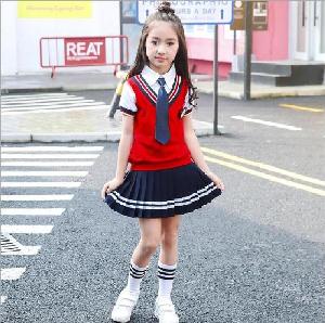 Giày phối với đồng phục học sinh