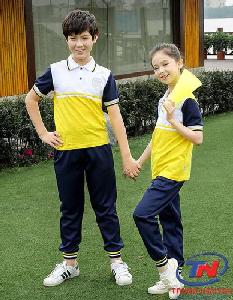 Trang phục học sinh tiểu học