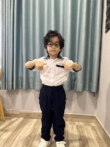 Mẫu đồng phục lớp tiểu học sọc xanh