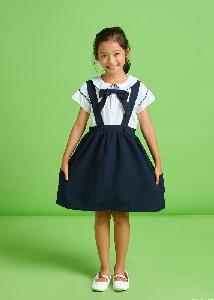 Mẫu đồng phục lớp tiểu học quốc tế màu đỏ