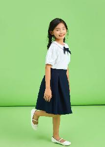 Mẫu đồng phục lớp tiểu học đỏ sọc caro