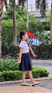 Đồng học sinh phục yếm hai dây yếm nơ cổ