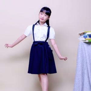 Chân váy yếm bé gái nơ trước đồng phục học sinh nữ