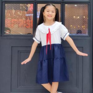 Đầm bé gái cổ tam giác xếp li đồng phục học sinh nữ