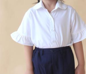 Áo sơ mi bé gái cổ sen phối ren tay xòe trắng kem đồng phục học sinh nữ